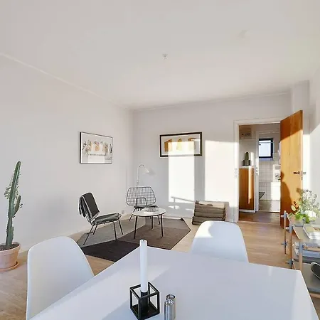 Kobenhavner Lejlighed Med Udsigt Over Soerne Apartamento